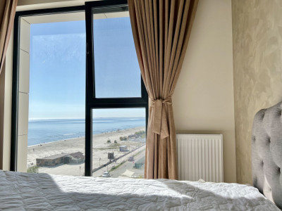 Apartament in prima line la mare, vezi plaja si marea din pat