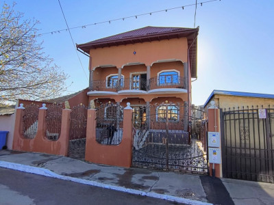 Medgidia | Casă cu 5 camere spațioasă